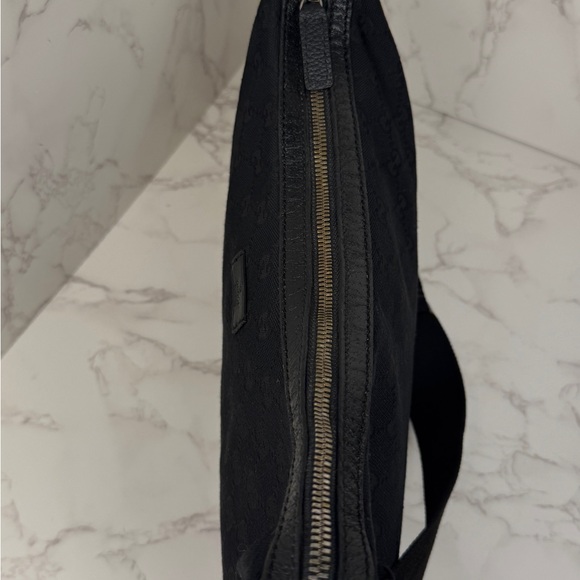 Gucci Half Moon Saddle Black Shoulder Bag - Picture 4 of 11